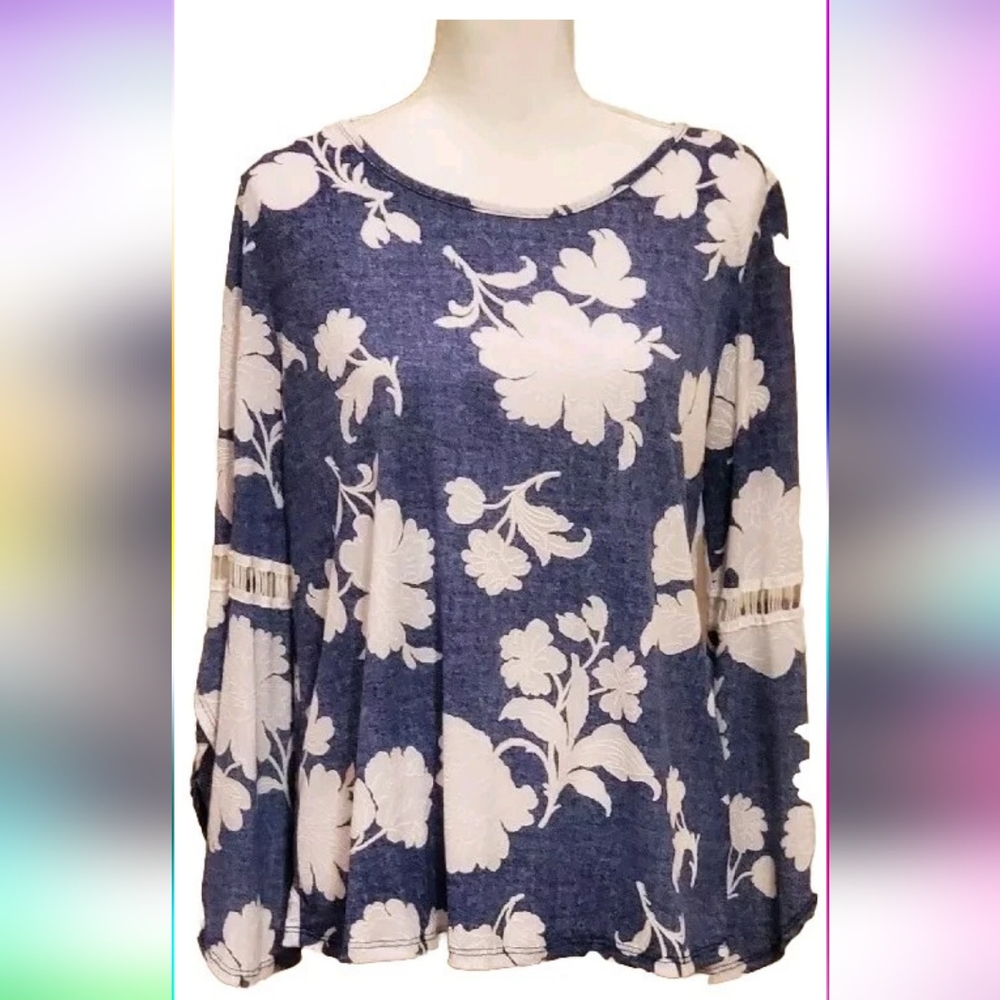 Womens Textured  Floral Round Neck Long Sleeve Top Large Cottagecore Cozy